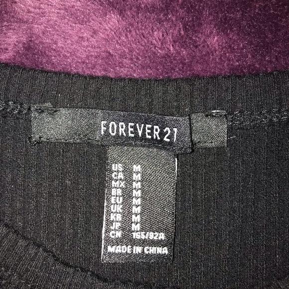 Black Ribbed Front Detailed Top - Picture 6 of 6